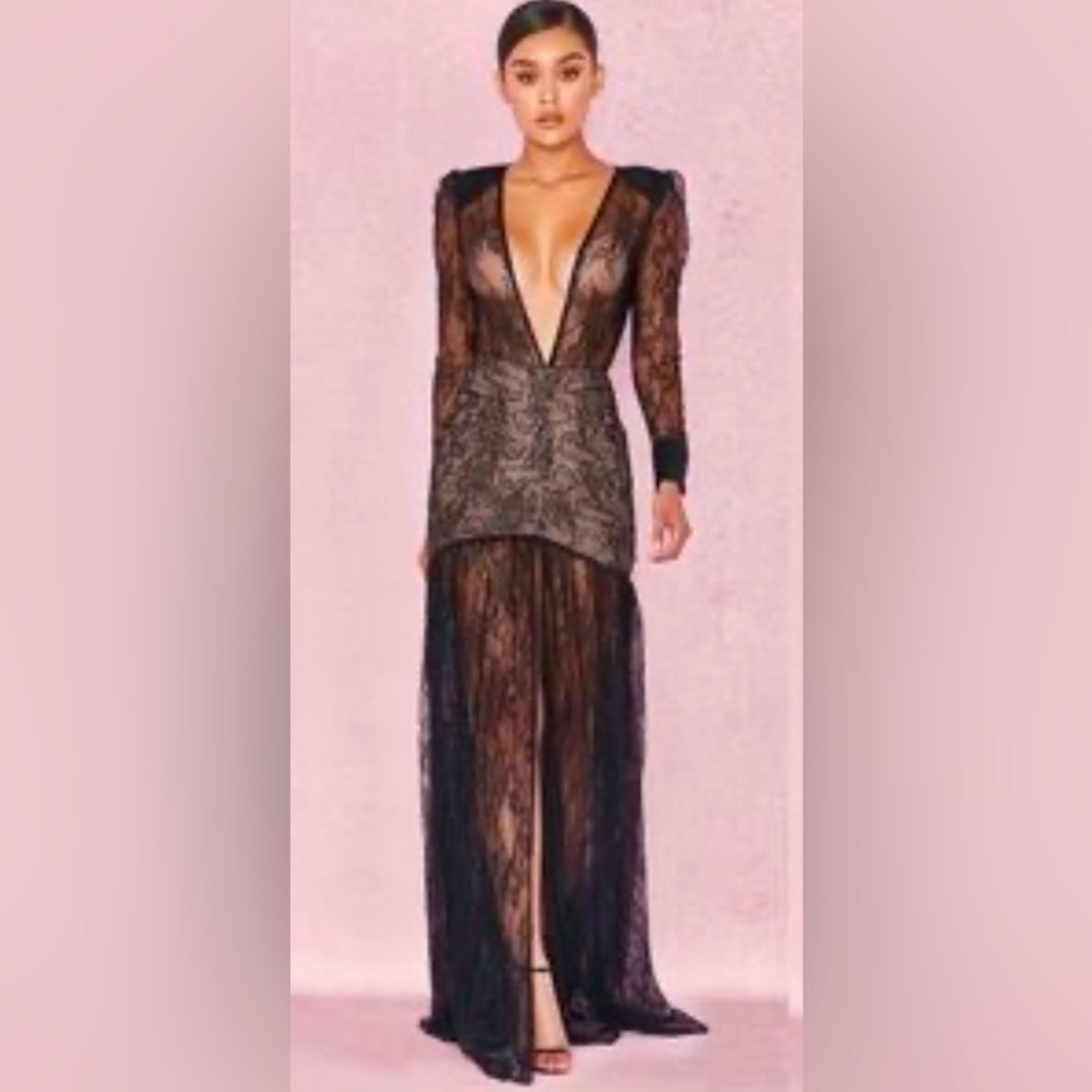 New in the box, Elegant, plunging neckline, sheer, Maxi House of CB gown.
